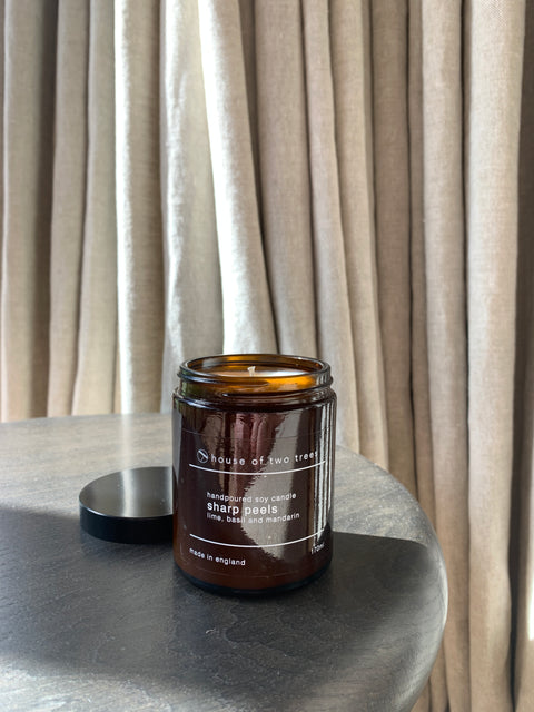 Fragrance Oils v Essential Oils in Candles: Which is Better?