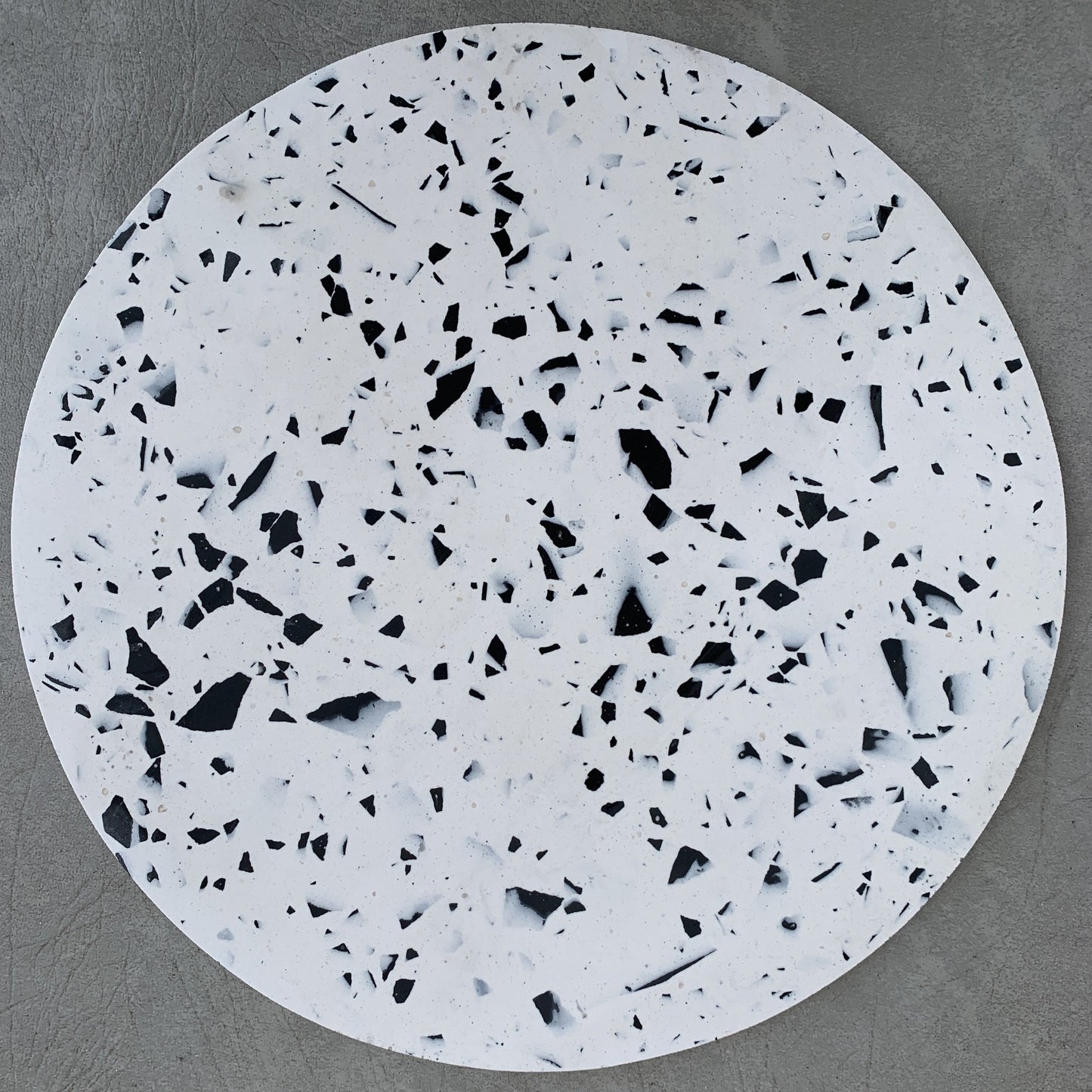 mono centrepiece | circle | 30cm